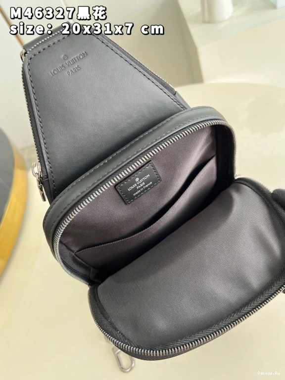 VUITTON Slingbag LOUIS Avenue NM 0103